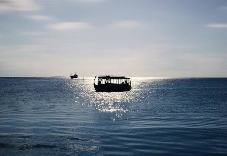 डुङ्गाबाट यात्रा गर्नु किन साँच्चै अचम्मको छ भन्ने शीर्ष ५ कारणहरू