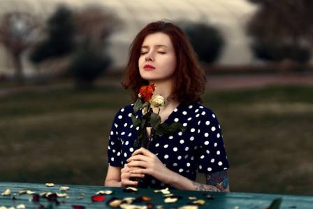 ११ फेसन फोटोग्राफरहरूले शैलीको हाम्रो बुझाइलाई पुन: आकार दिँदै